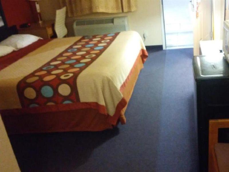 ซูเปอร์ 8 บาย วินด์แฮม เมาท์เวอร์นอน Hotel ภายนอก รูปภาพ