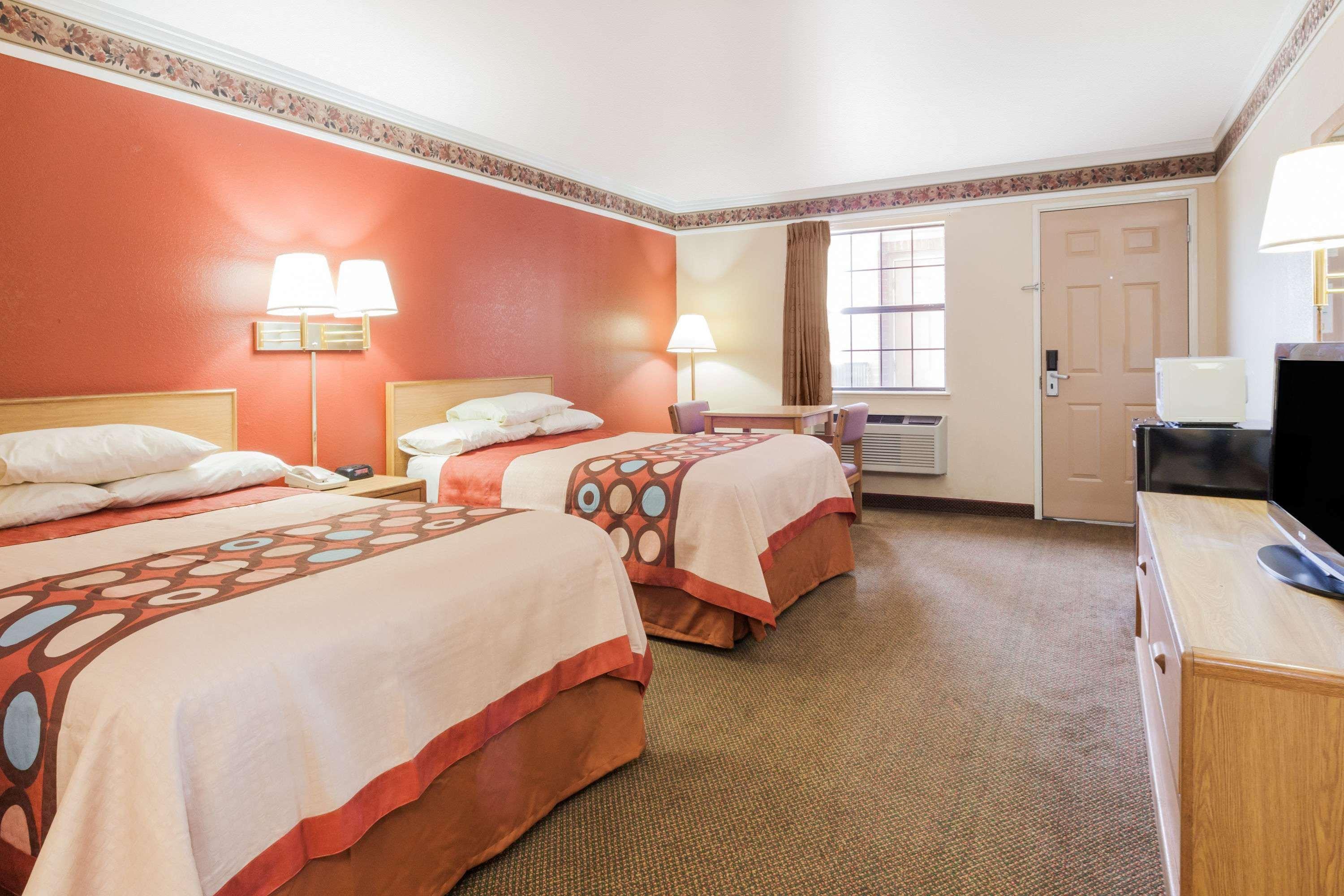 ซูเปอร์ 8 บาย วินด์แฮม เมาท์เวอร์นอน Hotel ภายนอก รูปภาพ