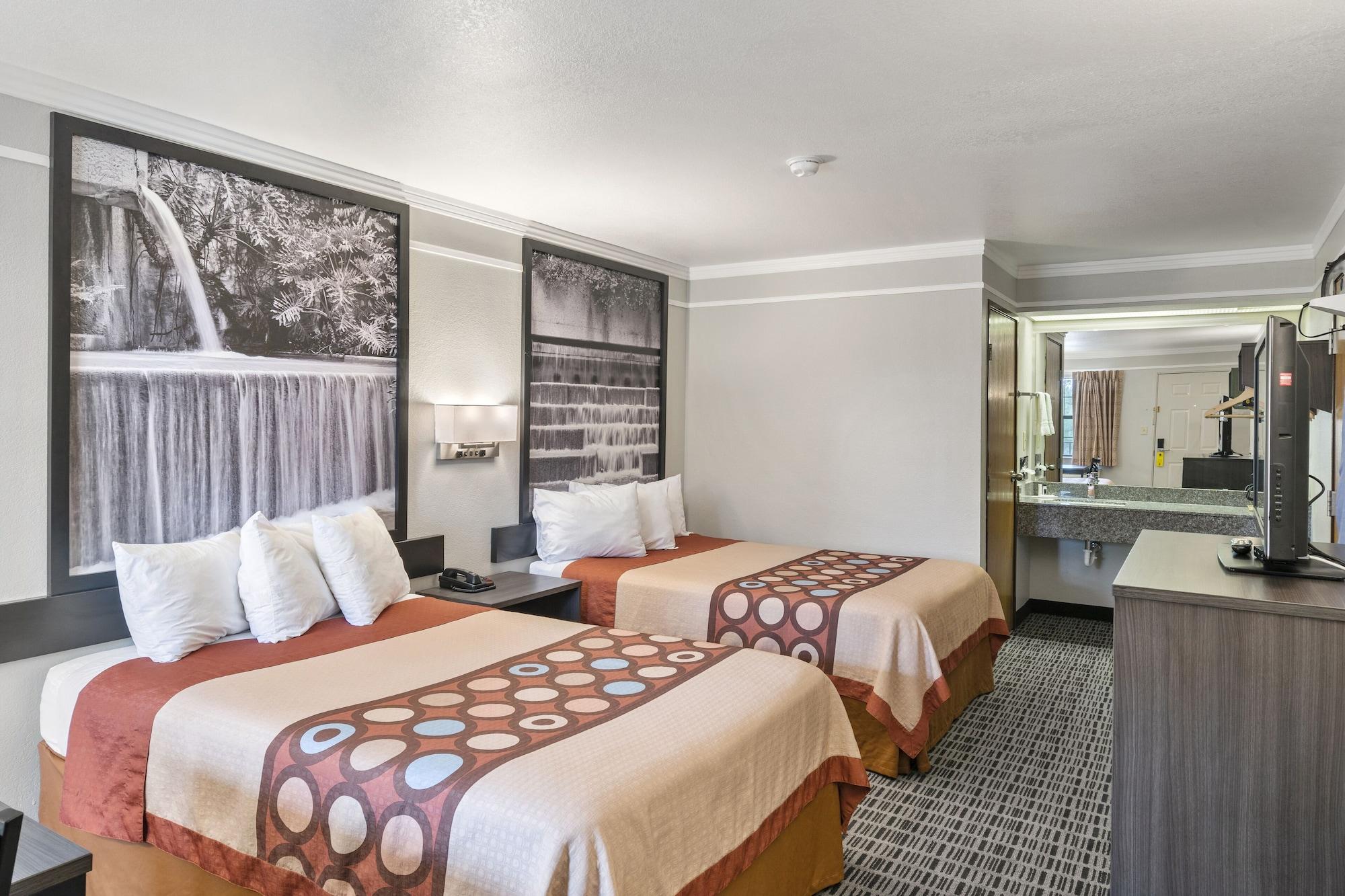 ซูเปอร์ 8 บาย วินด์แฮม เมาท์เวอร์นอน Hotel ภายนอก รูปภาพ