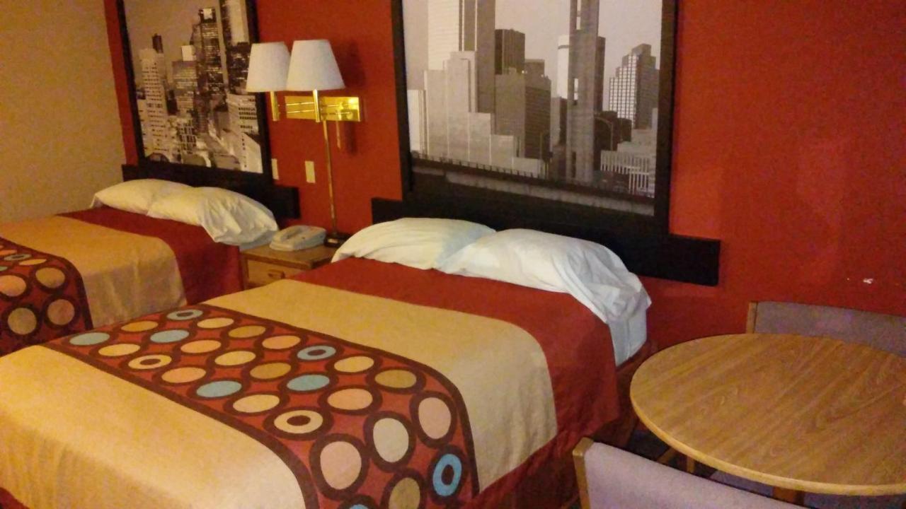 ซูเปอร์ 8 บาย วินด์แฮม เมาท์เวอร์นอน Hotel ภายนอก รูปภาพ