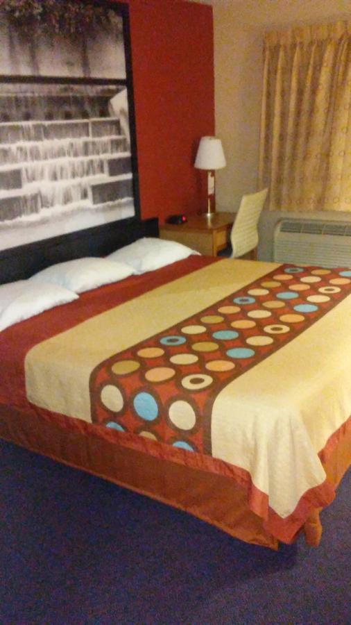 ซูเปอร์ 8 บาย วินด์แฮม เมาท์เวอร์นอน Hotel ภายนอก รูปภาพ